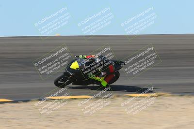 media/Nov-06-2023-Moto Forza (Mon) [[ce023d0744]]/2-Advanced Group/Session 2 (Bowl Speed Pans)/